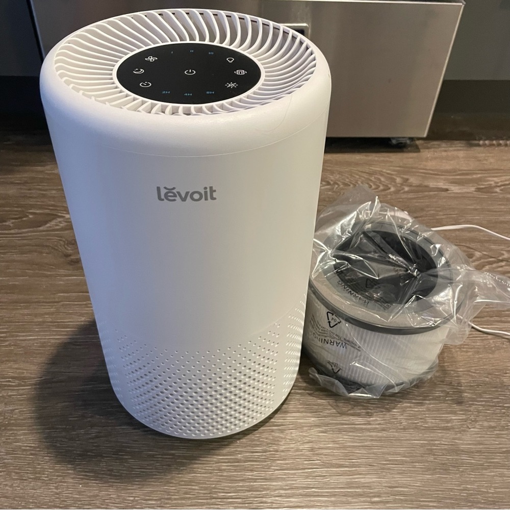 Levoit Vista 200 Air Purifier + a new filter